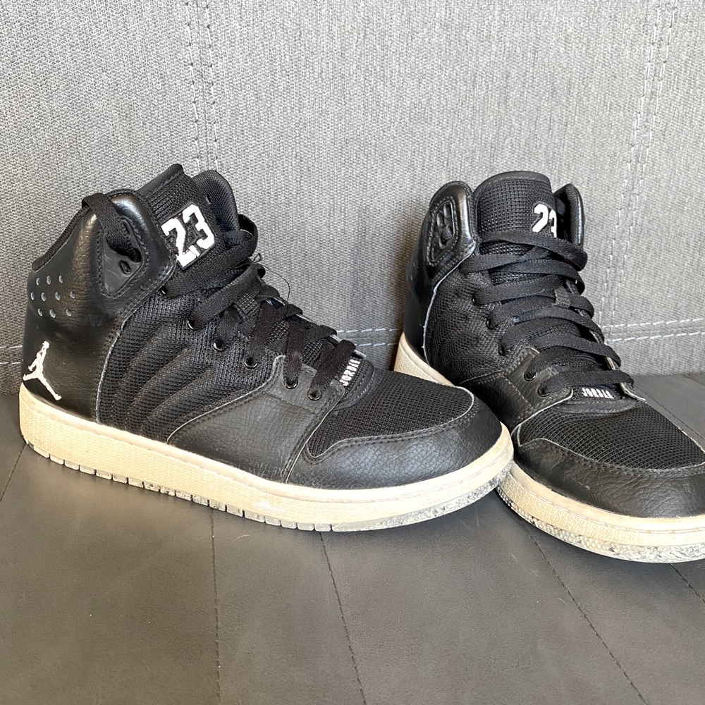 💥FLASH SALE💥Jordan Black & white marbled bottom
